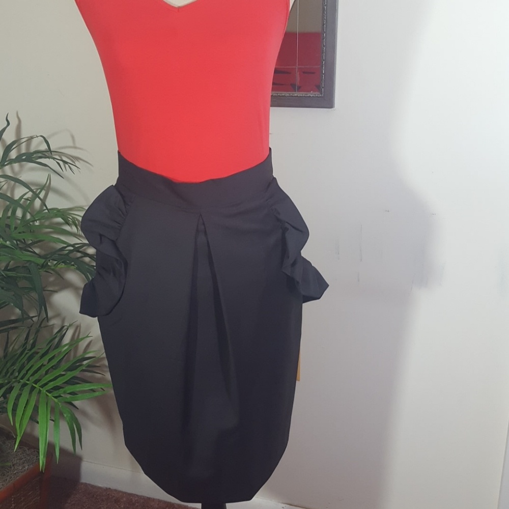 Paul and Joe Black Skirt ruffled pockets. Size S - Picture 6 of 8